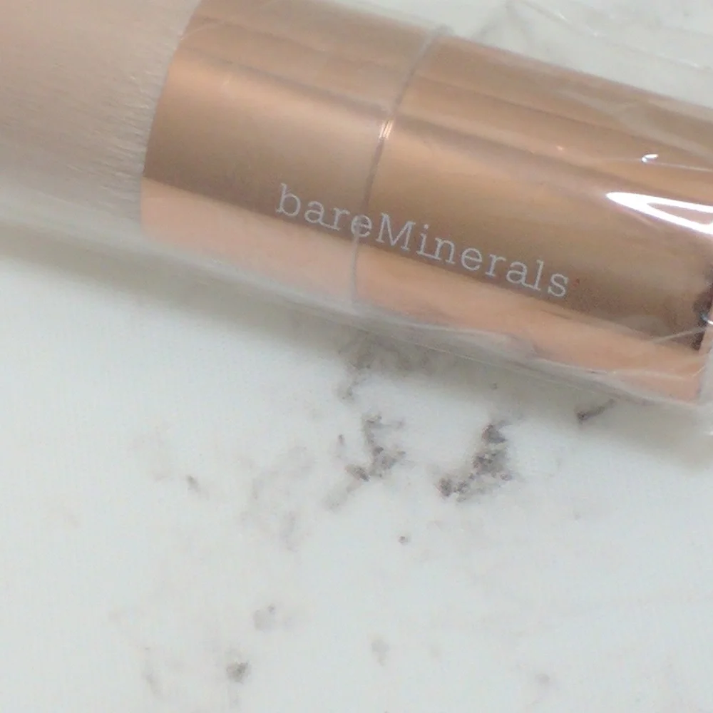 BareMinerals BEAUTIFUL FINISH Brush Foundation Brush Sealed Rose Gold